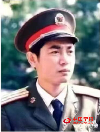 1735526276100696.png 许峰照片3.png