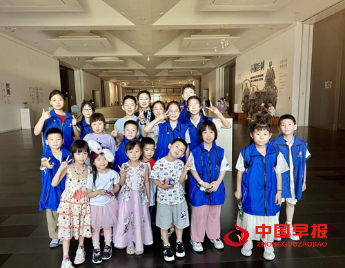 旗帜小记者走进清华大学艺术博物馆——探秘织绣与家具里的东方美学(图13)