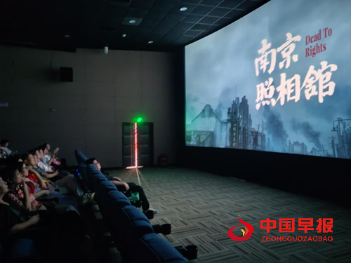 坡子街西湖社区“金晖湘伴 平安助老”志愿服务项目红色观影公益活动(图2)