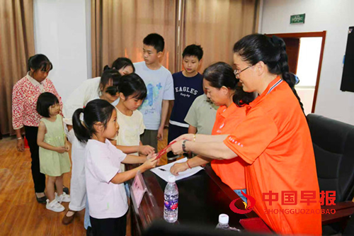 监利市“爱益行”爱心协会2025年“梦圆金秋”助学活动温暖启幕(图3)