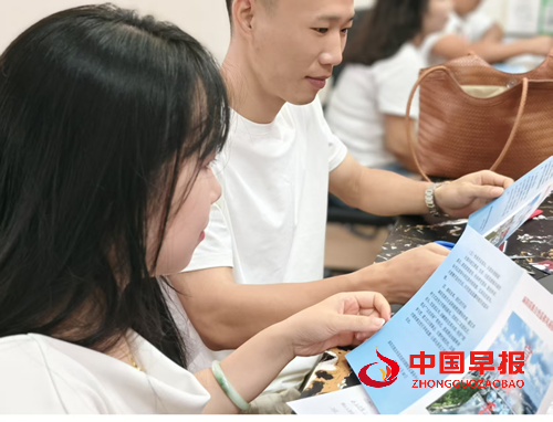 七夕“爱”满苗乡：麻阳婚姻登记中心见证甜蜜与新风(图2)