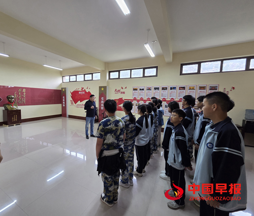 枣庄市二十九中到瑞琴艺术馆开展研学活动(图3) 枣庄市二十九中到瑞琴艺术馆开展研学活动(图3)