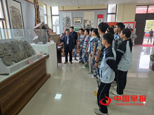 枣庄市二十九中到瑞琴艺术馆开展研学活动(图4) 枣庄市二十九中到瑞琴艺术馆开展研学活动(图4)