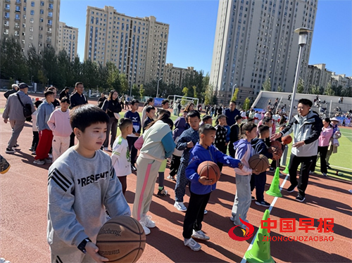 “奔跑吧·少年”2025年度吉林省儿童青少年主题健身系列活动暨吉林省青少年田径体能挑战赛热血开赛(图3) “奔跑吧·少年”2025年度吉林省儿童青少年主题健身系列活动暨吉林省青少年田径体能挑战赛热血开赛(图3)