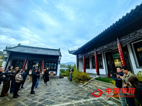 青海海东:“河湟福地·春华秋实—2025媒体海东行”活动启动(图2) 青海海东:“河湟福地·春华秋实—2025媒体海东行”活动启动(图2)