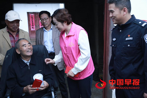 驻村工作队联动公益力量 90 罐爱心奶粉情暖双桠村老人(图5) 驻村工作队联动公益力量 90 罐爱心奶粉情暖双桠村老人(图5)