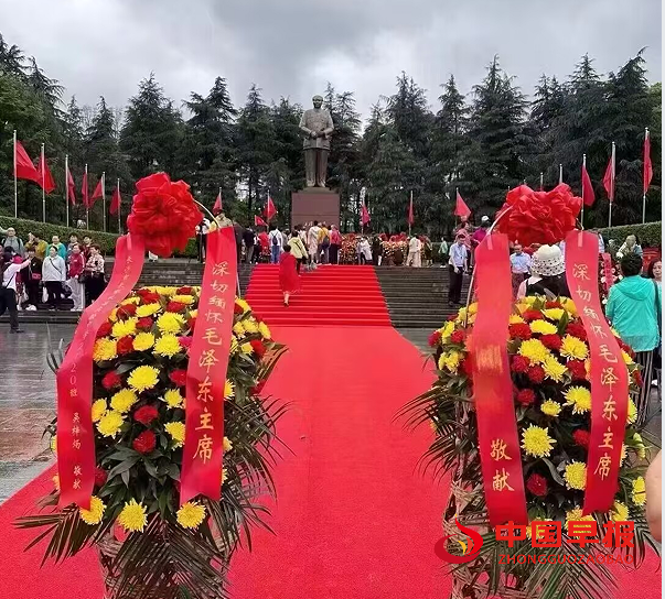 1762048825143595.png 2毛主席铜像广场.png