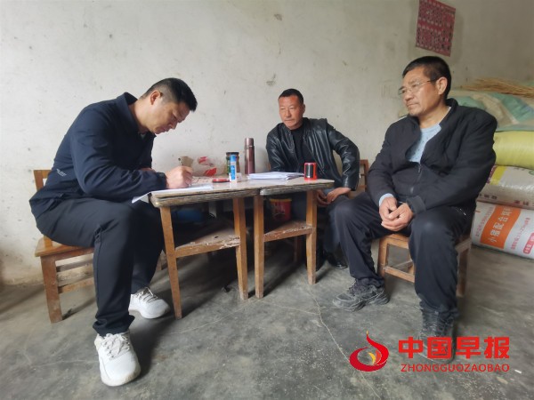 1762481089110700.jpg 黄龙镇切实把好计生奖扶特扶对象信息核查关.jpg